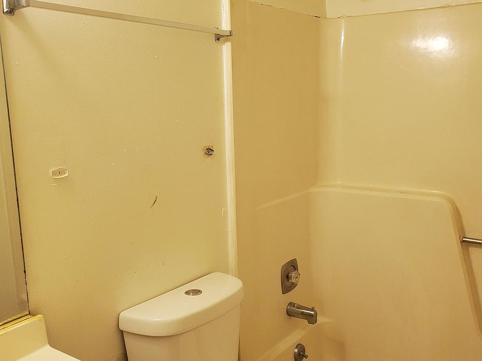 1st image of 3009 Hawthorne Pl SE #B
