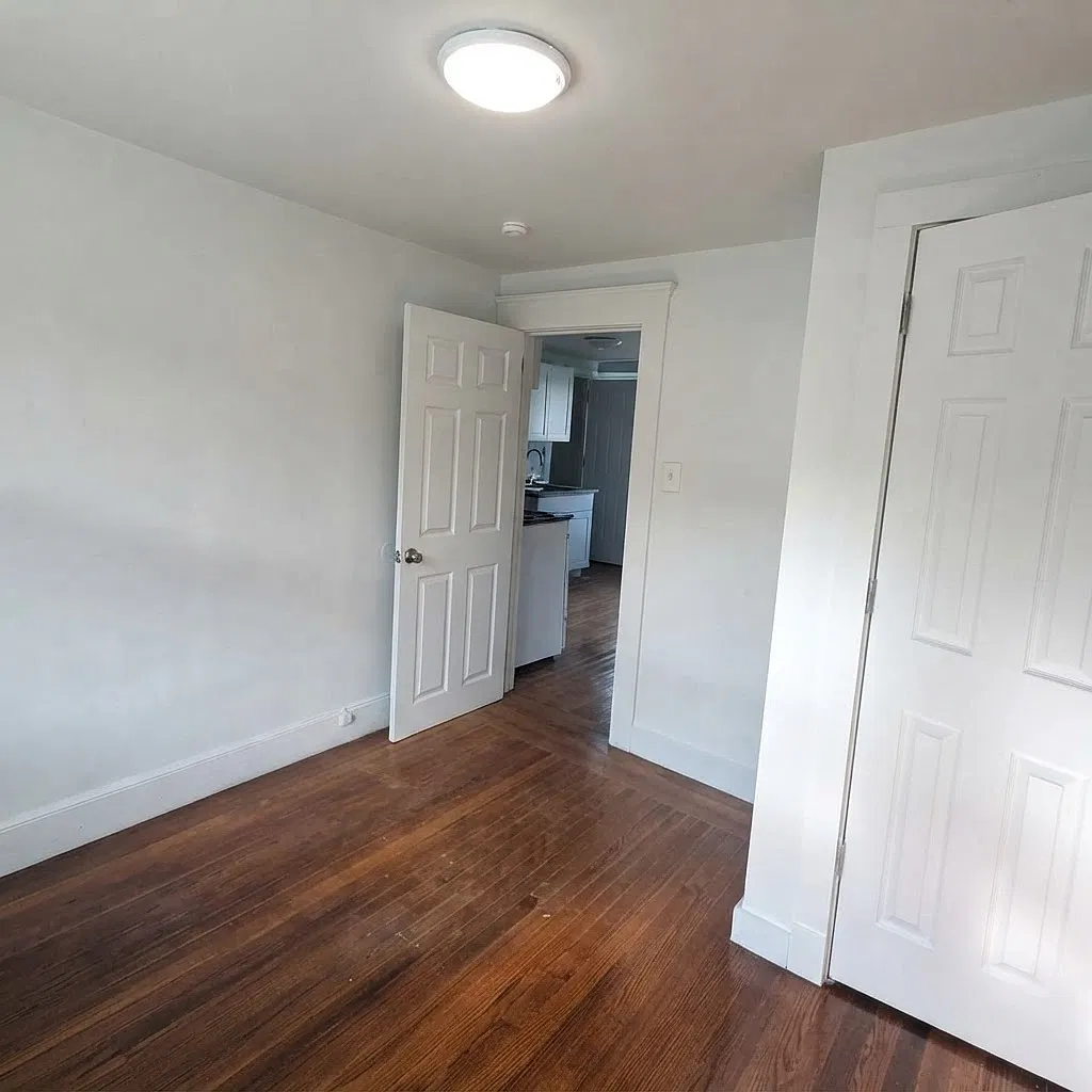 69 Frank St — Photo 3