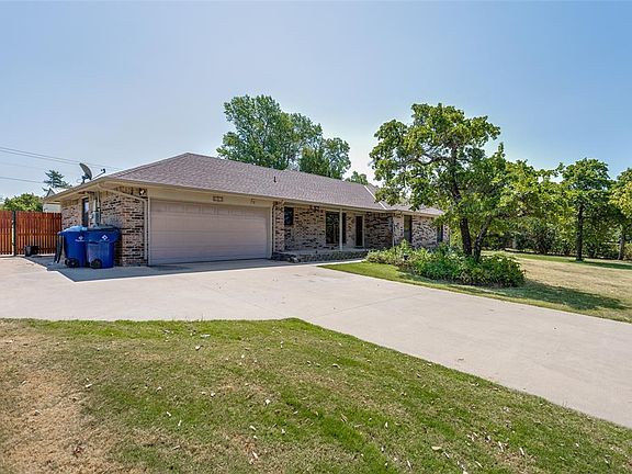 2nd image of 402 Ash Rd