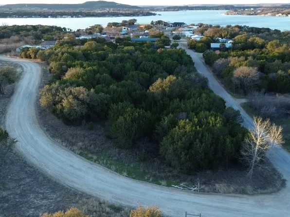 5291 Lakeshore Dr, Graham, TX 76450