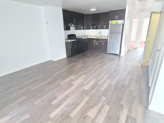 4th image of 7130 Kissena Blvd #2