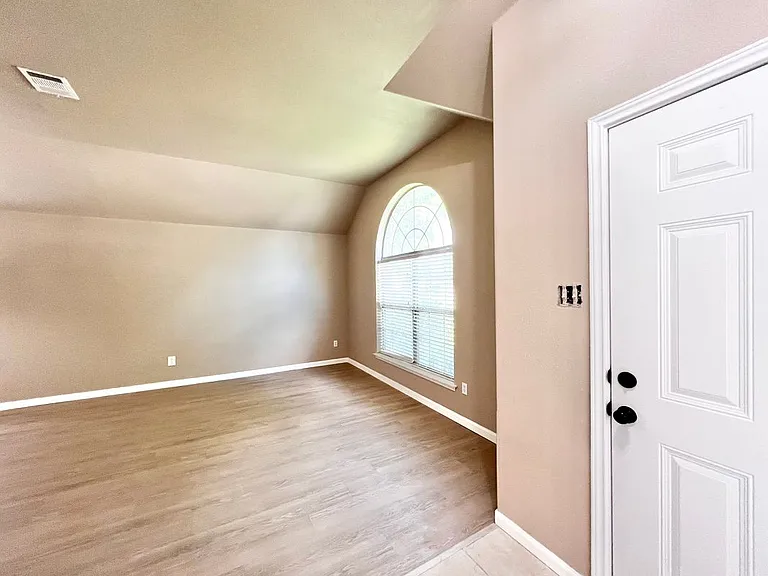 2513 Slalom Dr — Photo 4