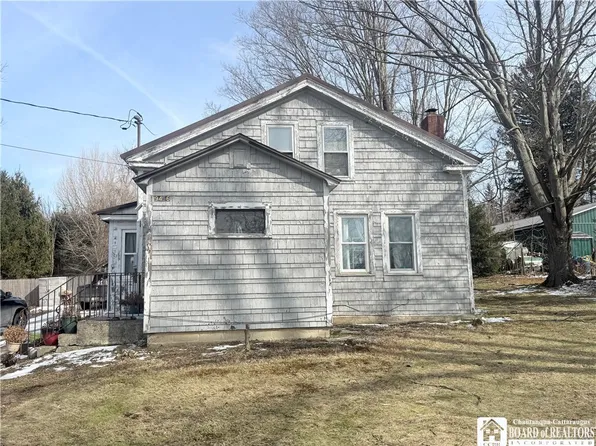 9456 North Rd, Fredonia, NY 14063