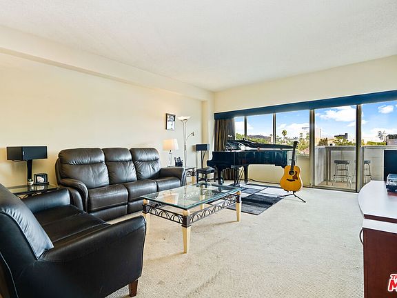 2nd image of 7135 Hollywood Blvd APT 406