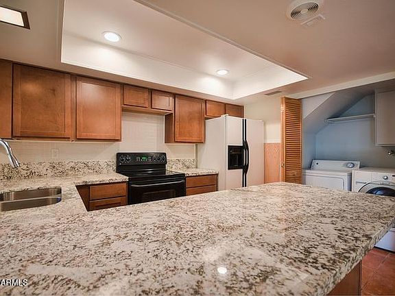2nd image of 4550 N 15TH Avenue