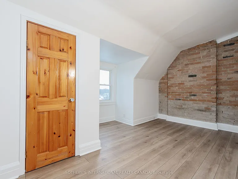 15 Indian Road Cres #UPPER — Photo 21
