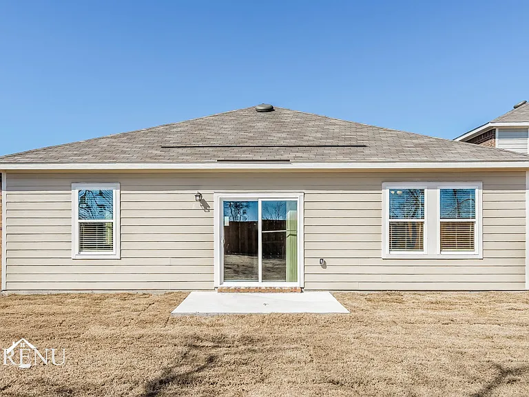 692 Wellington Dr — Photo 24