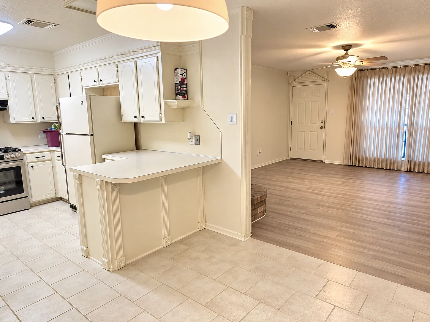 2 bed, 1177 sqft, $1,575 — Photo 2