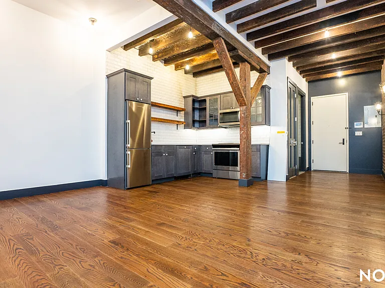 269 Meserole St #3B — Photo 2
