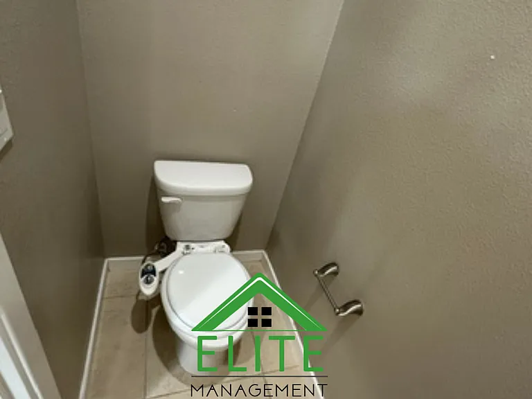 1084 Navigator Dr — Photo 36