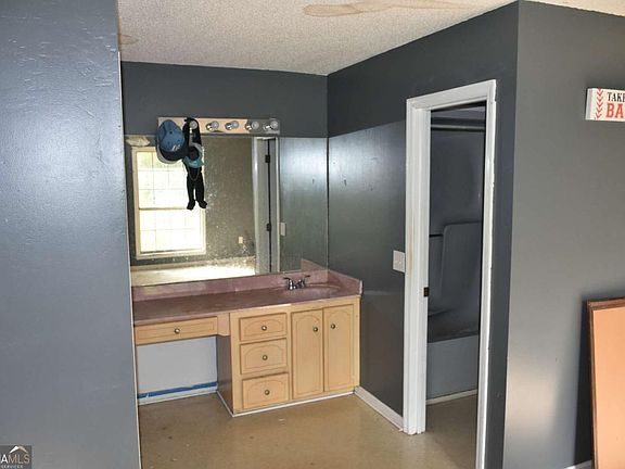 4th image of 255 Archer Rd NE
