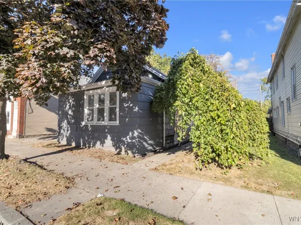 247 Oliver St, North Tonawanda, NY 14120