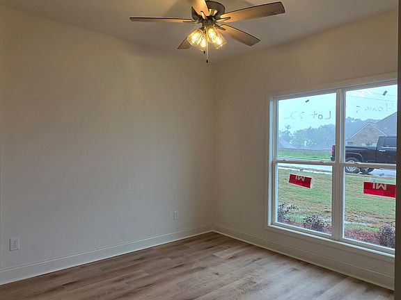 5th image of 363 Willow Way