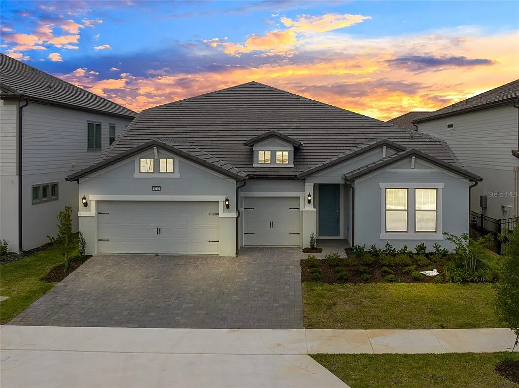 6 bed, 4.0 bath, 4150 sqft, $5,900 — Photo 1