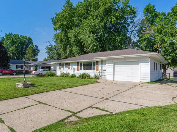 1334 Lincoln Ave, Owatonna, MN 55060