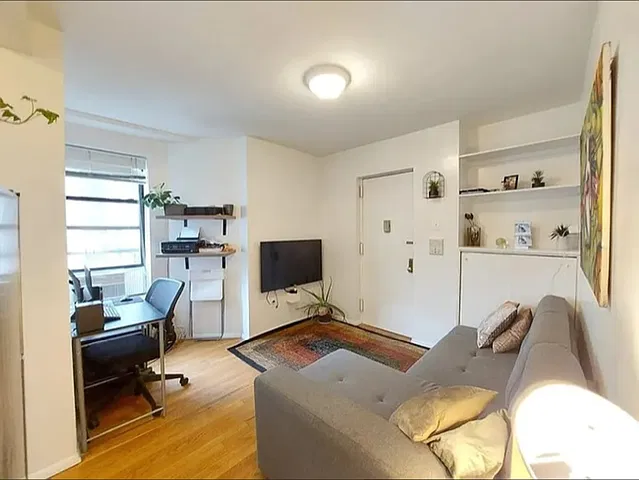 50 MacDougal Street — Photo 1