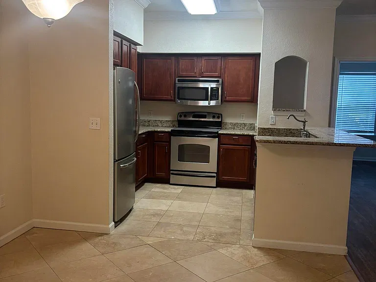 2801 Chancellorsville Dr #312 — Photo 5