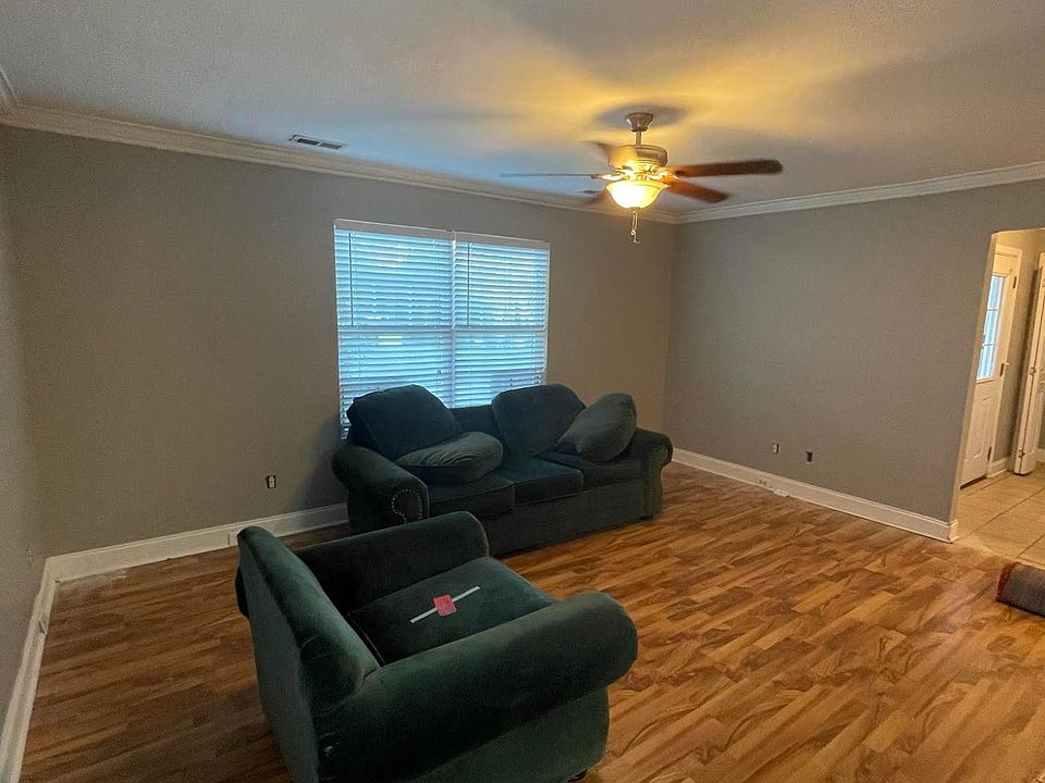 1st image of 208 W 8th Ave