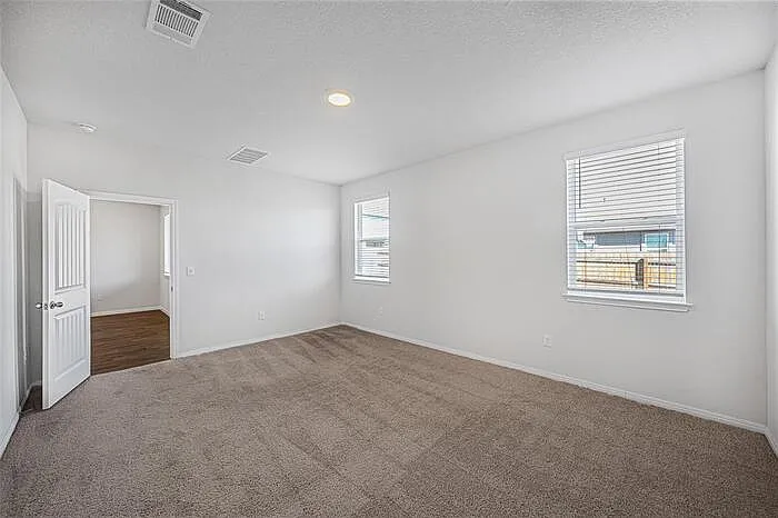 121 Mackinac Ln — Photo 6