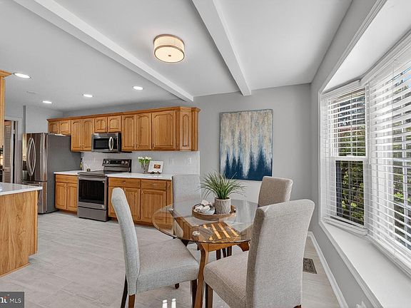 3rd image of 1846 Golf View Ct