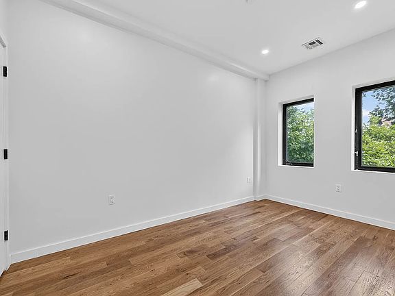 4th image of 1201 Saint Johns Pl #2R