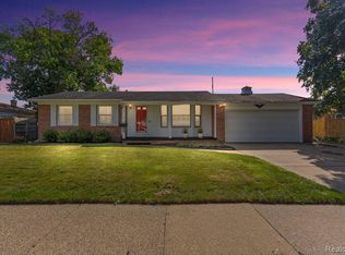 1610 Ravenswood Dr, Lansing, MI 48917