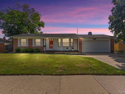 1610 Ravenswood Dr, Lansing, MI, 48917