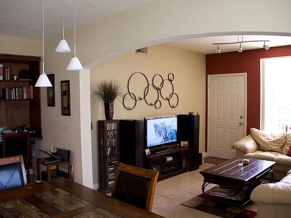 5th image of 208 Belmont Pl