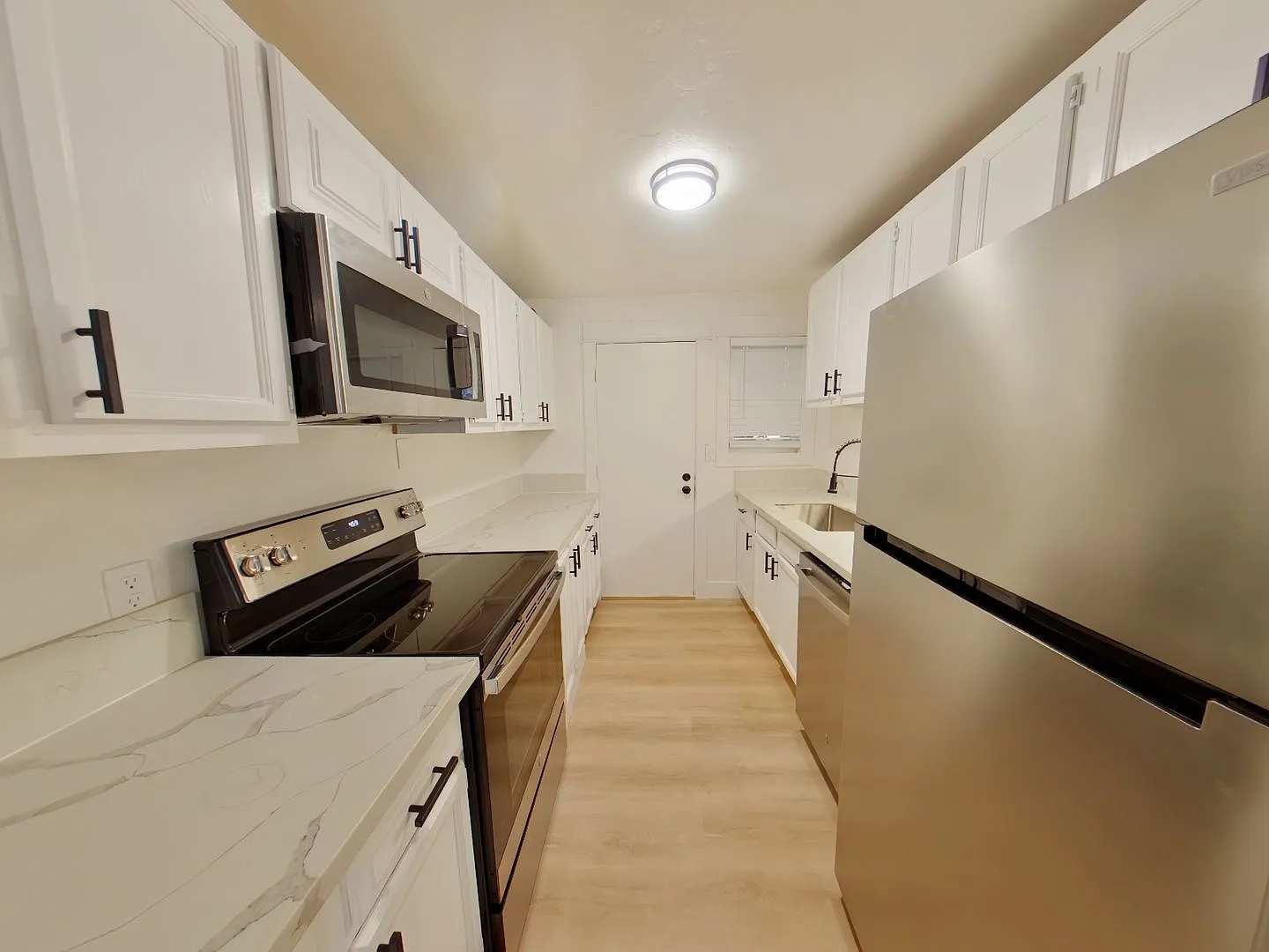 1725 Hilyard Alley — Photo 3