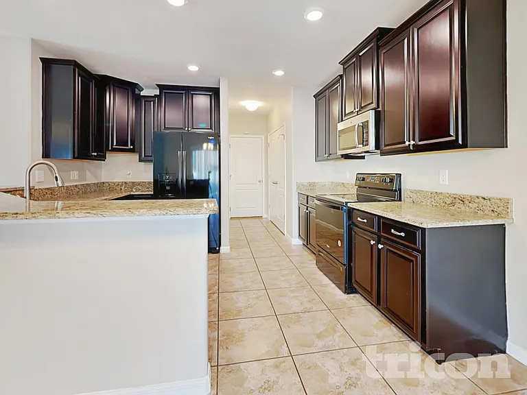 13814 Crater Cir — Photo 5
