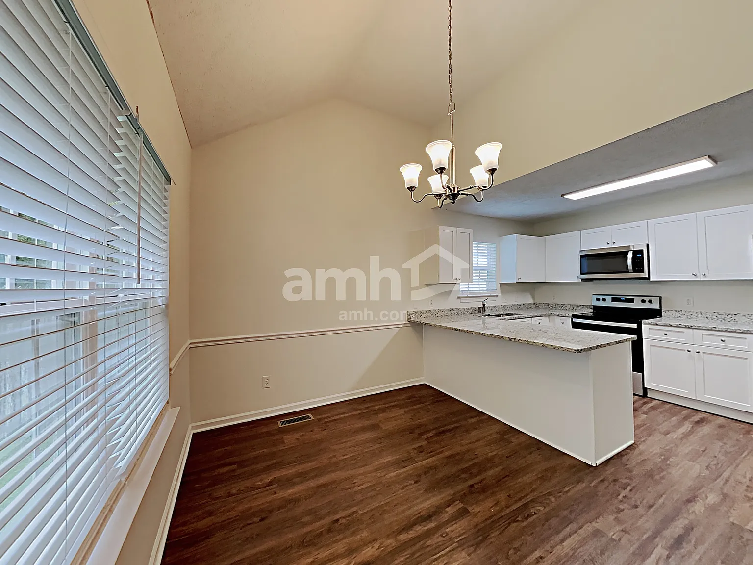 4 bed, 3.5 bath, 1928 sqft, $2,335 — Photo 4