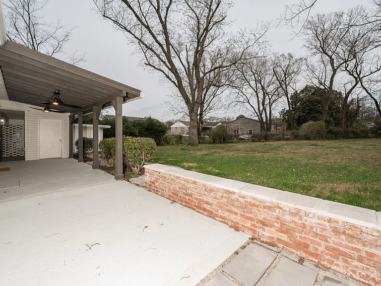 504 Bismark Dr — Photo 32