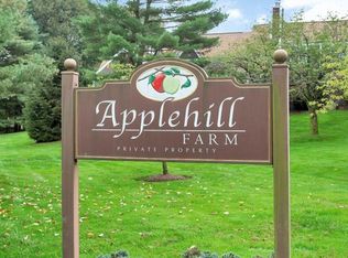 12 Hillside Pl #12, Chappaqua, NY 10514
