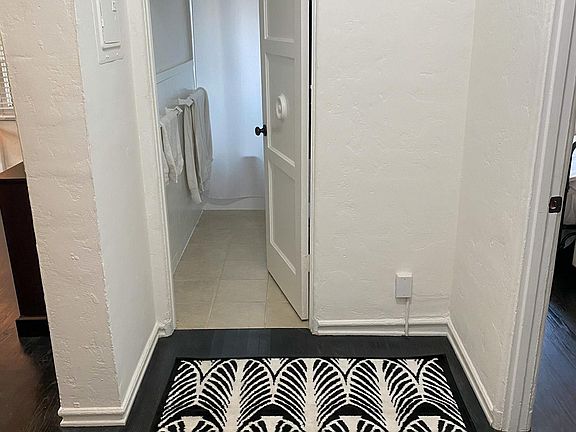 5th image of 132 S Bedford Dr APT 101