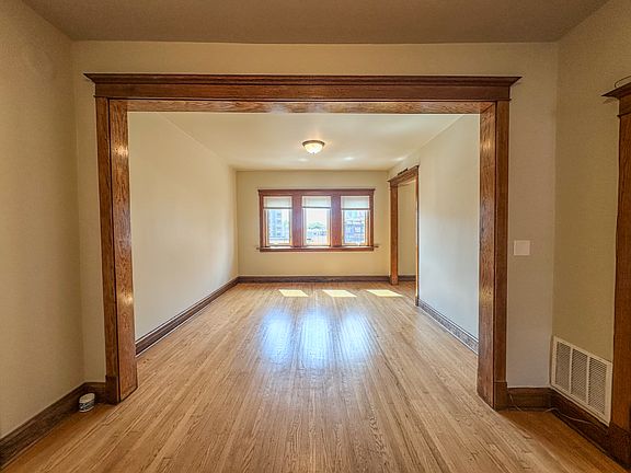 4th image of 2413 N Milwaukee Ave Unit 2