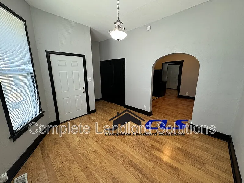 1 bed, 1.0 bath, $585 — Photo 2