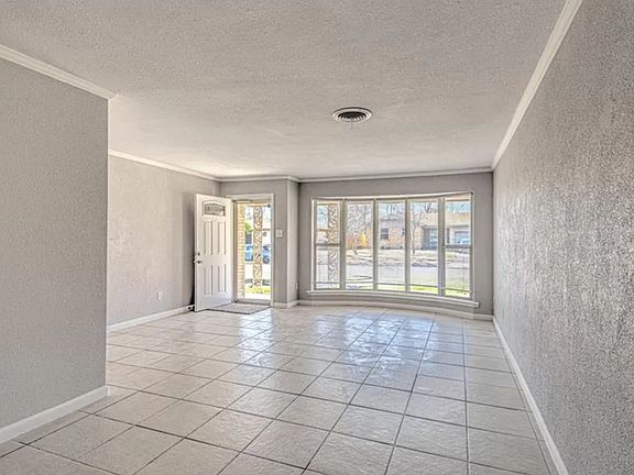 5th image of 3215 Lake Charles Ave