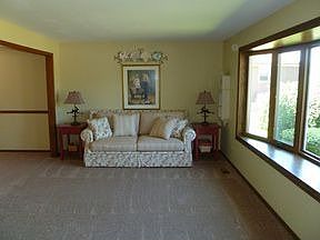 4th image of 8913 Edgewood Ct