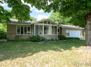 3233 Las Vegas Dr NE, Belmont, MI 49306