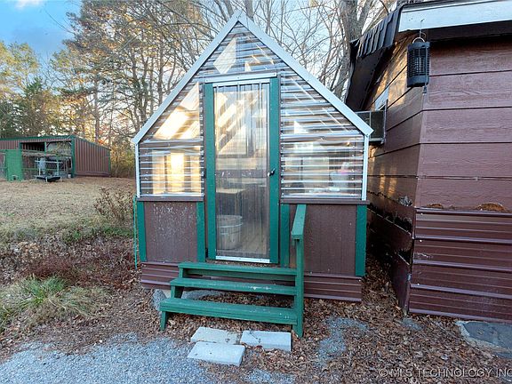 2nd image of 4537 NE 104th Rd