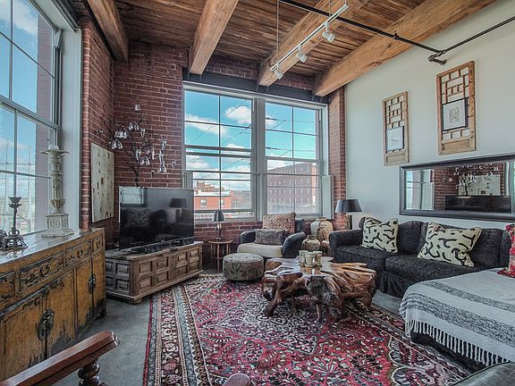 2nd image of 136 Main St APT 302