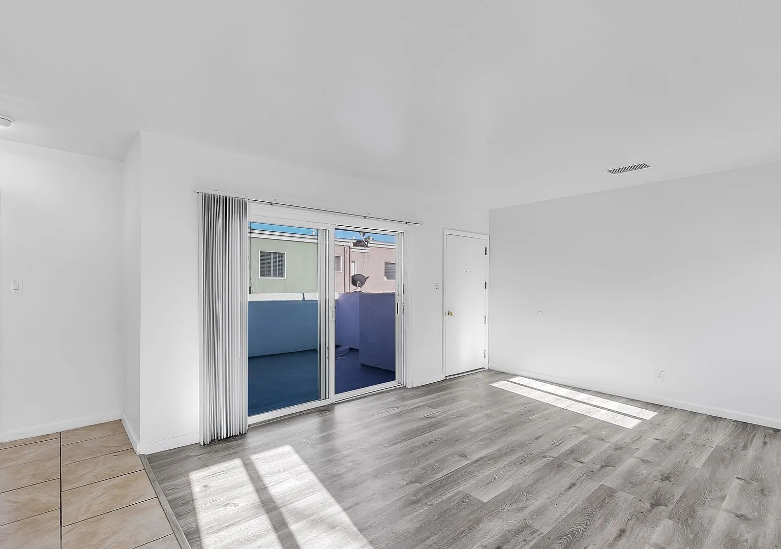 10107 England Ave — Photo 1