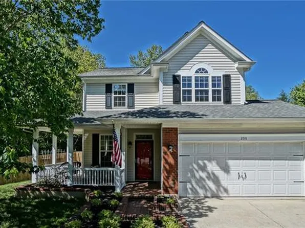 290 Sweetmartha Dr, Mooresville, NC 28115