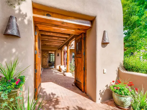 10 E Arrowhead Cir, Santa Fe, NM 87506