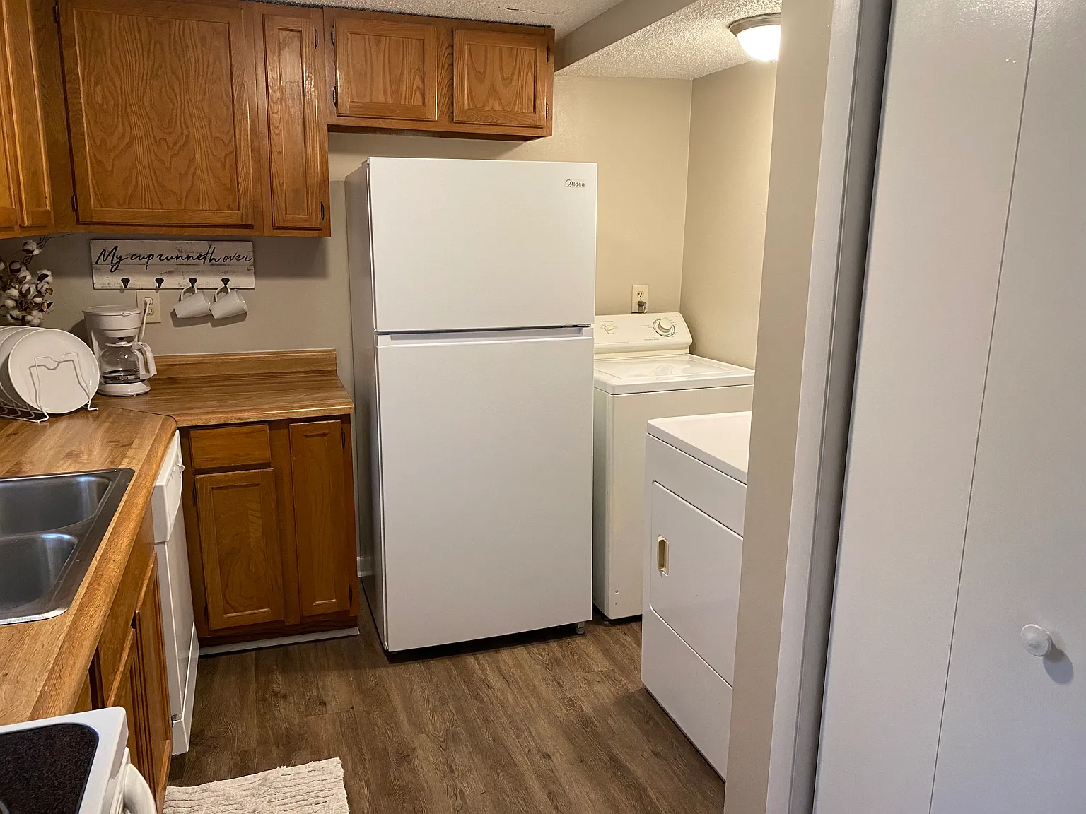 2 bed, 950 sqft, $1,050 — Photo 4
