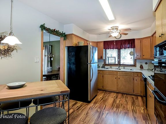 3rd image of 1266 Blakely St