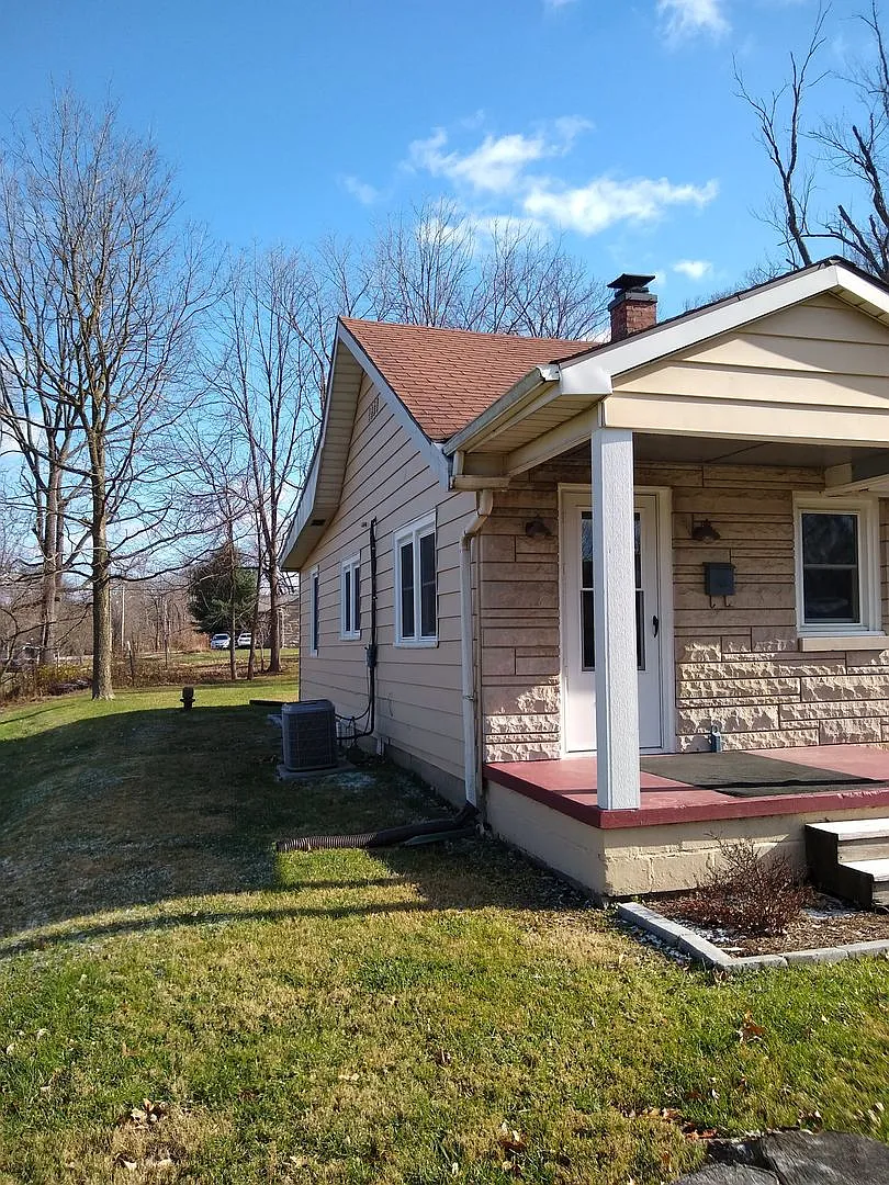 Stull Avenue — Photo 4