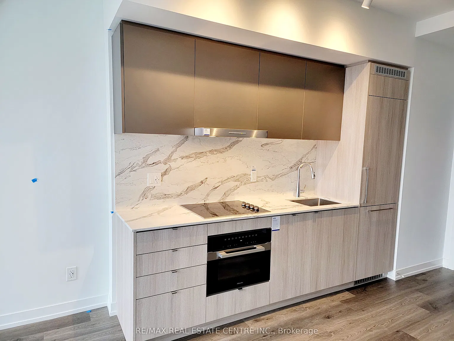 Adagio Condos — Photo 4