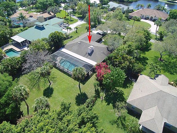 2nd image of 641 SE Norsemen Dr