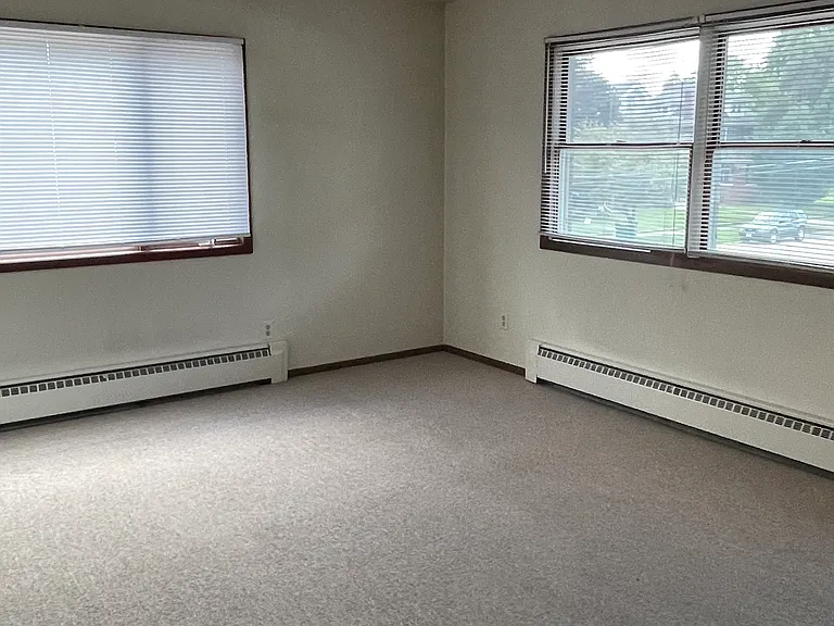 444 N Broad St #8 — Photo 3